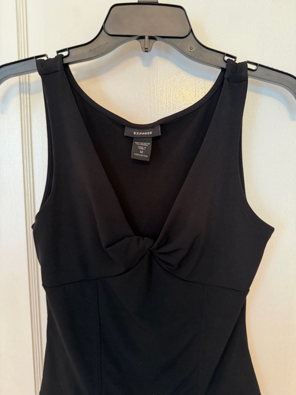 Y2K Express Black V-Neck Twist-Front Tank Top